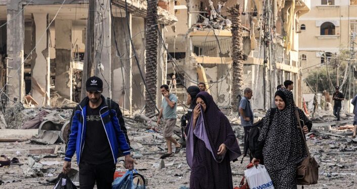 İsrail ordusunun yerinden edilmiş insanlardan oluşan konvoyu bombalaması sonucu 70 kişinin hayatını kaybettiği, 200’den fazla yaralı olduğu iddia edildi.